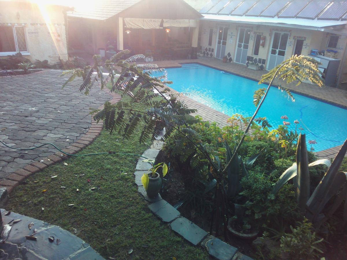 Accoustix Backpackers Hostel Johannesburg Exterior photo